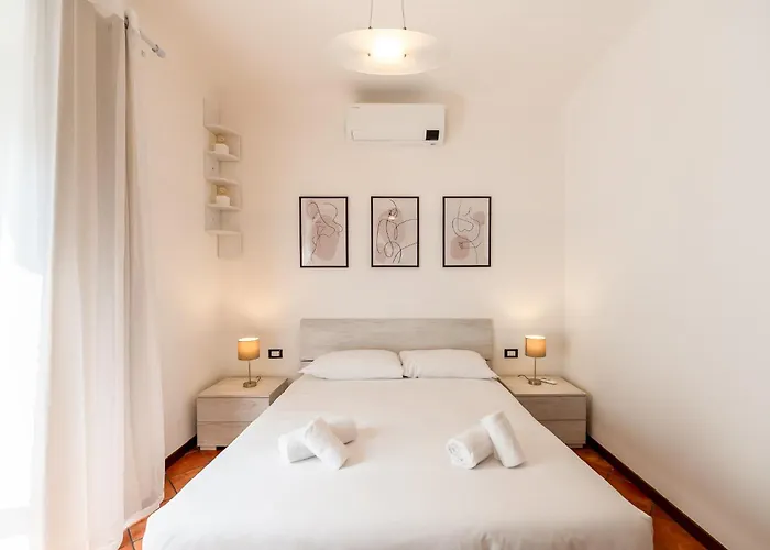 Spacious At 5 Min Walk From Station Apartamento