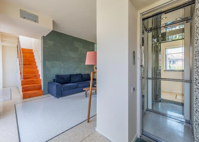 Penthouse With Terraces, Jacuzzi & Garage Milano
