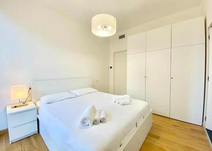 Penthouse With Panoramic Terrace-8 Minutes From The Duomo Lejlighed *