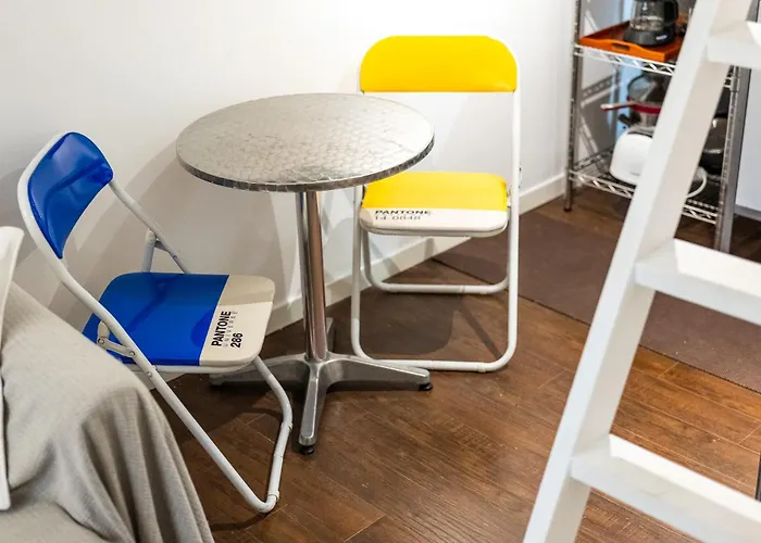 Cozy Near The Arch Of Peace *