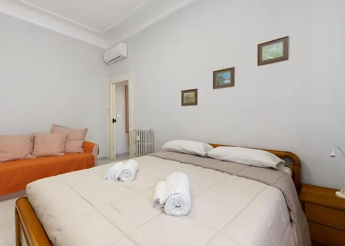 Daire A Stone's Throw From - Balcony - Ac