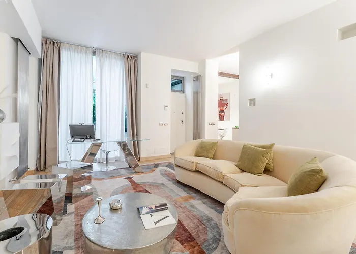 Apartamento Breraprivata, Con Giardino E Jacuzzi Ad Uso Esclusivo -