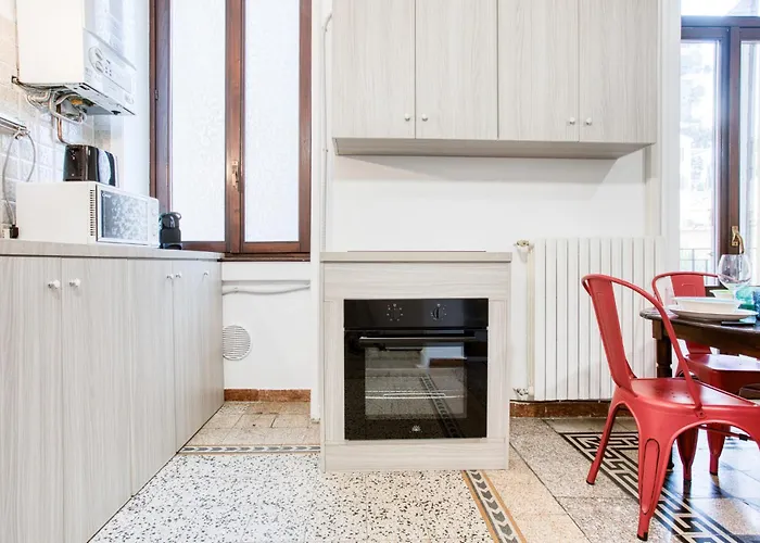 Easylife - Charme Nel Quartiere Isola A Appartamento