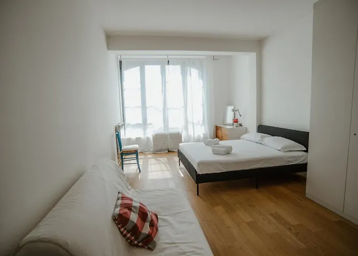 Guesthost - Mecenate Bright Milánó