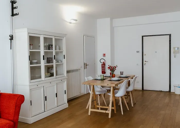 Guesthost - Mecenate Bright * Milánó