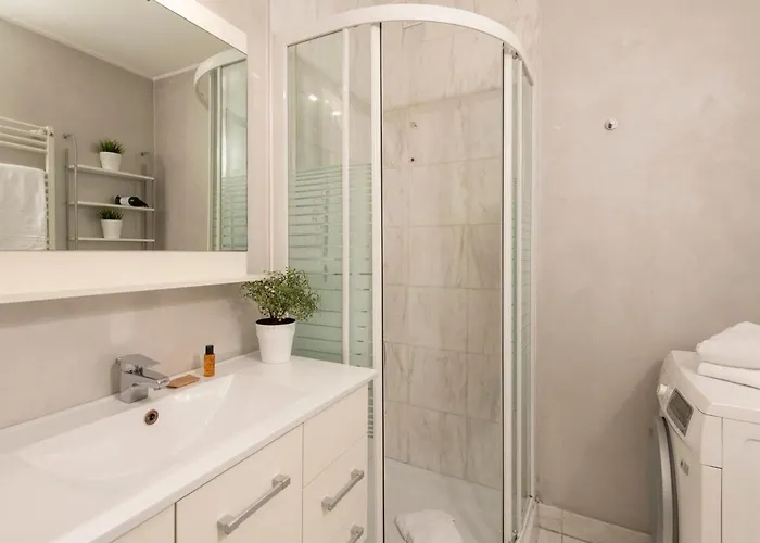 Canonica 1 - The Charming Bilo - B Apartamento Milão