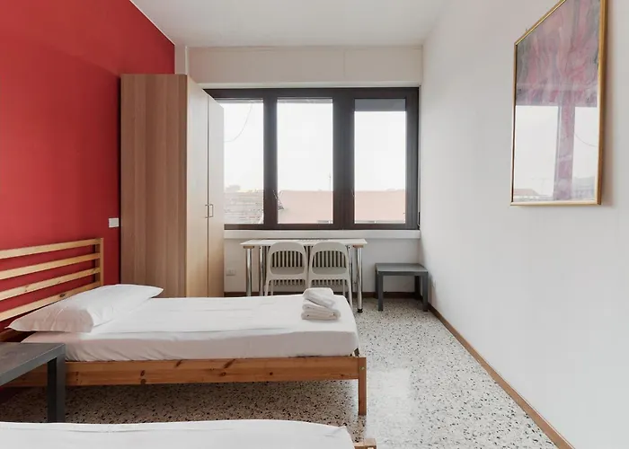 Guesthost - Farini For 6 People アパート ミラノ