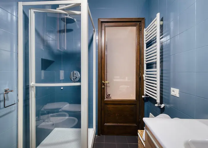 Your Sunny Getaway In Porta Venezia Dist...