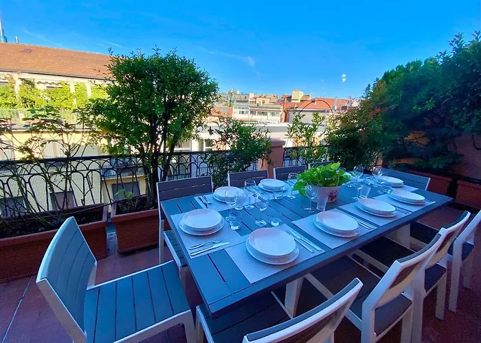 Penthouse With Panoramic Terrace-8 Minutes From The Duomo Lejlighed