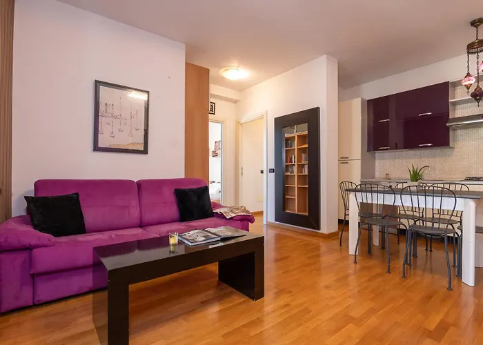 Private Terrace & 2 Bedrooms Near Bosco Verticale * Milan