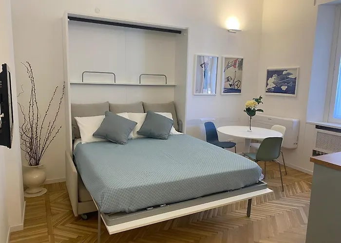 Knock-knock Navigli * Milán