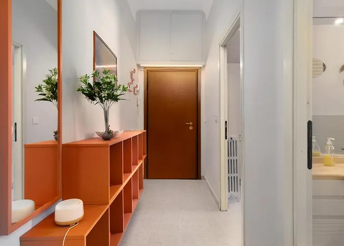 Daire A Stone's Throw From - Balcony - Ac