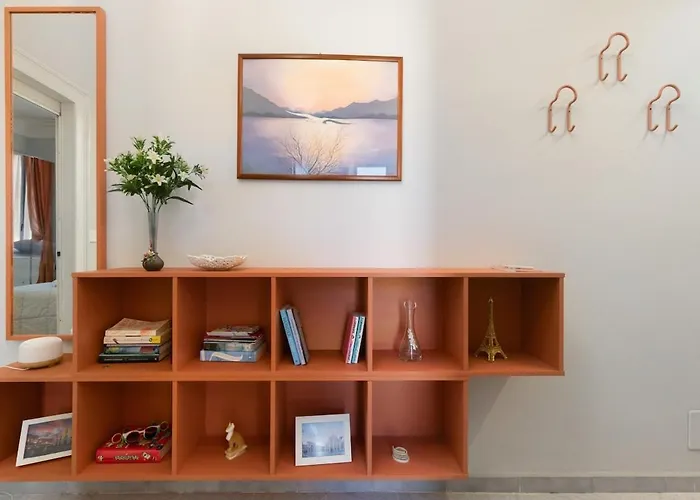 A Stone's Throw From - Balcony - Ac *