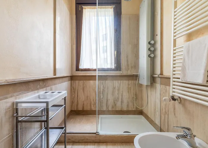 아파트 Elegant With Terrace In Life