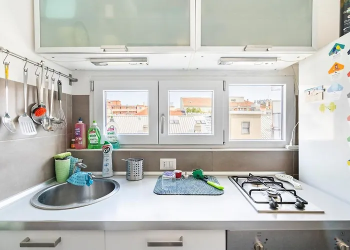 Lovely Flat Close To Center In Porta Romana *