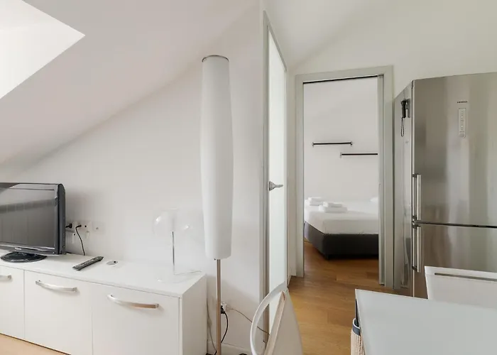 Appartement Guesthost - Darsena Bright Milaan