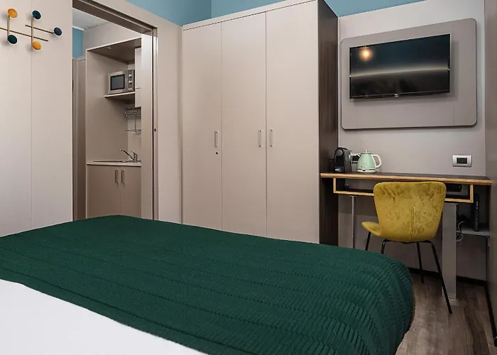 Apartment Strategic -fully Equipped, 5 Minutes From Station, M2, M3, Airport Shuttle *