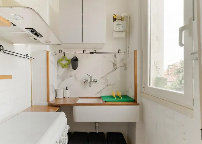 Guesthost - Dergano M3 Bright Apartment