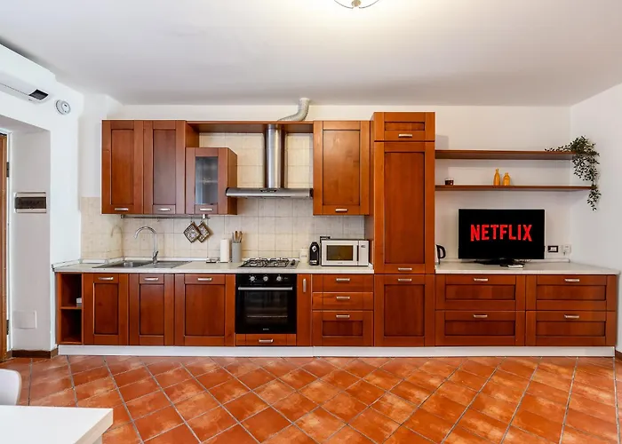 Spacious At 5 Min Walk From Station Milano
