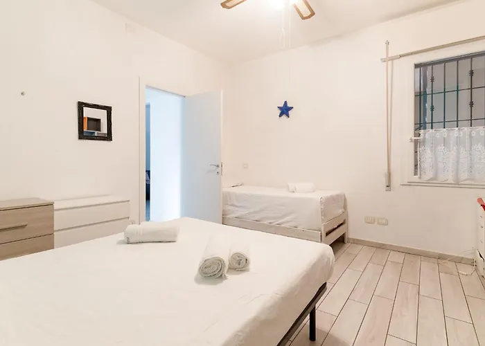 Guesthost - Spacious In Trenno * Milánó