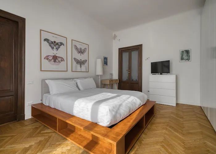 Your Sunny Getaway In Porta Venezia Dist...