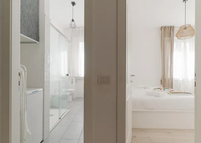 Guesthost - Modern Lancetti Апартаменты Милан