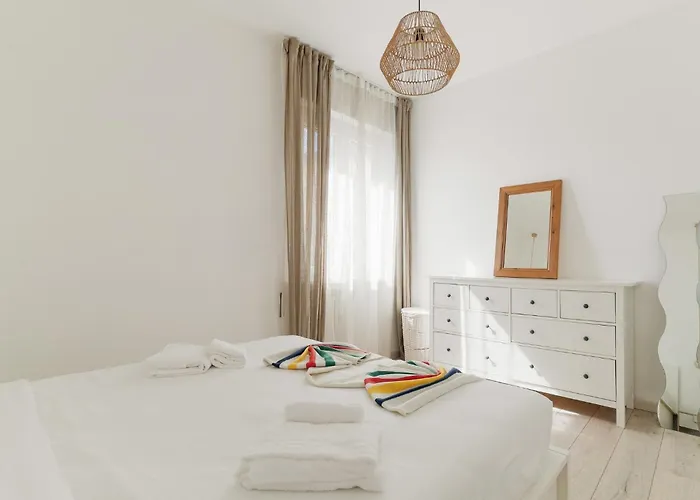 Guesthost - Modern Lancetti Апартаменты *