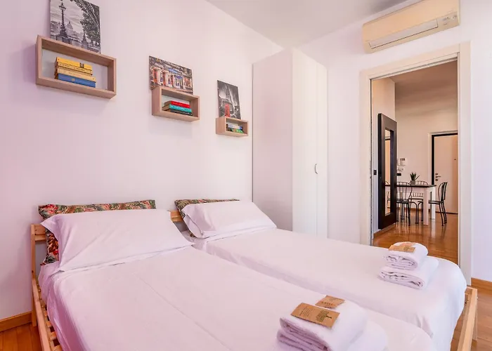 Private Terrace & 2 Bedrooms Near Bosco Verticale