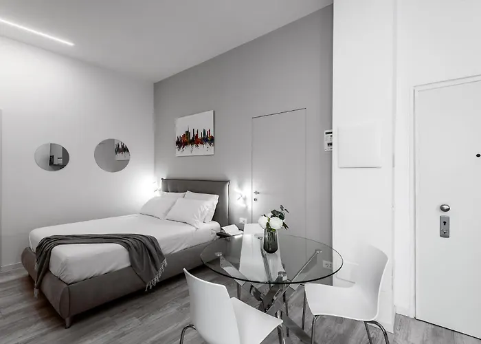 Stayeasy Crivelli - Stylish Studio, Duomo Walking * Milan