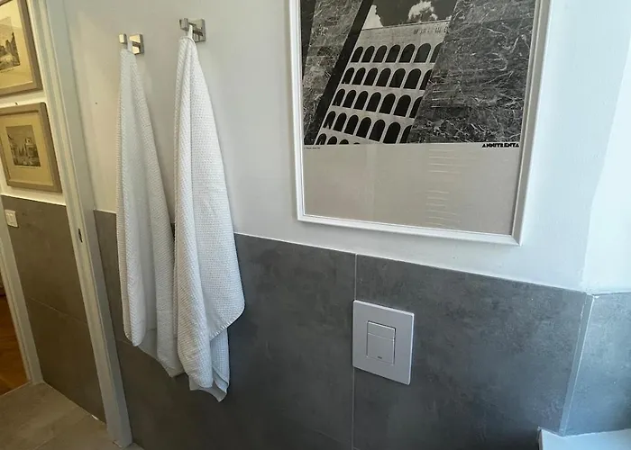 Knock-knock Navigli Milán