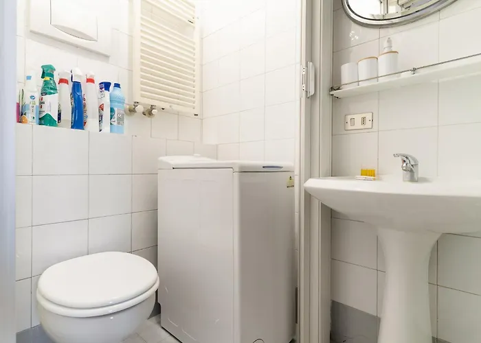 Guesthost - Comfy Navigli Daire Milano