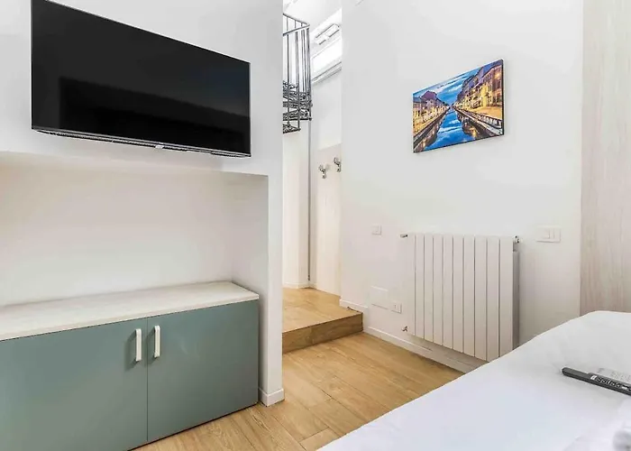 Heated Hydromassage Pool Station1' View Milán