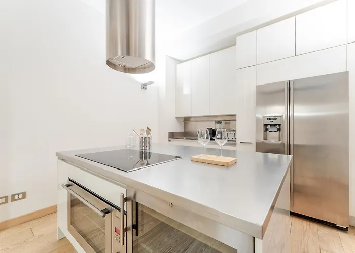 Apartamento Breraprivata, Con Giardino E Jacuzzi Ad Uso Esclusivo -