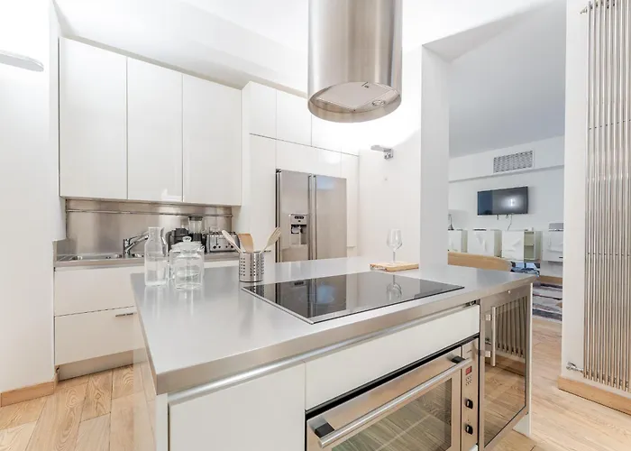 Apartamento Breraprivata, Con Giardino E Jacuzzi Ad Uso Esclusivo - Milão