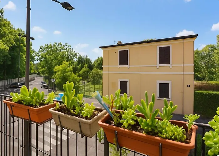 Apartament Elegant Retreat With Sunny Terrace & Excellent Metro Links