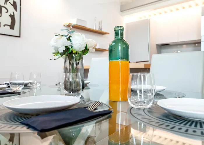 Stayeasy Bernina - Design Loft, Metro And Free Parking *