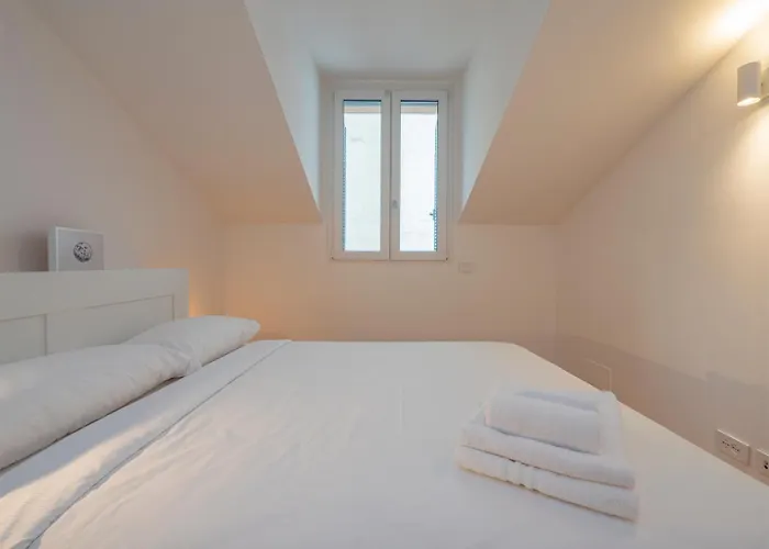 Lägenhet Xenia - 2rooms In Via Petrella 4 E Milano