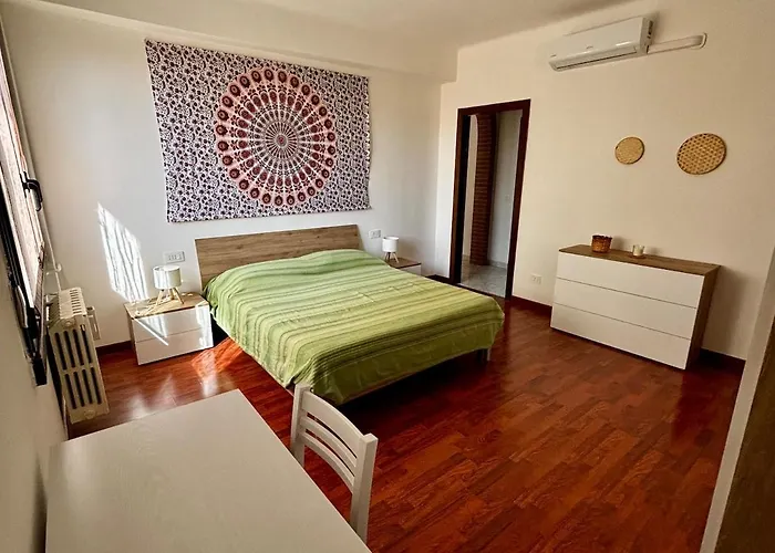 Bright Three-room 250m From The Subway *