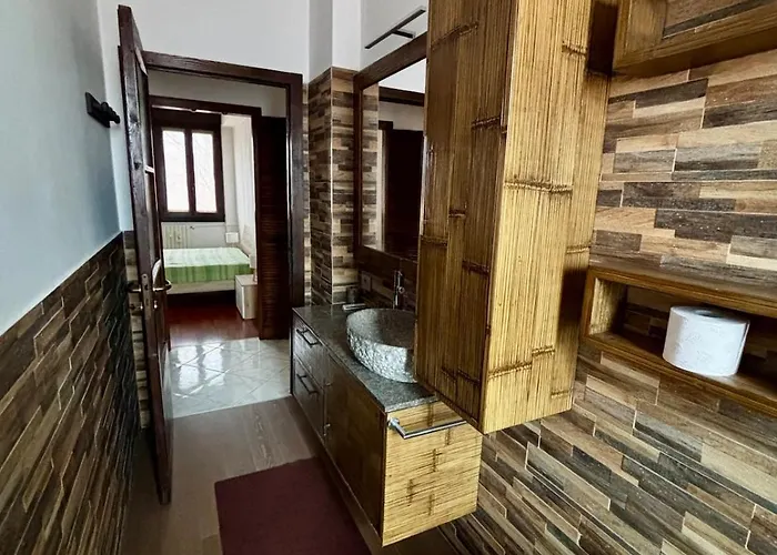 아파트 Bright Three-room 250m From The Subway *