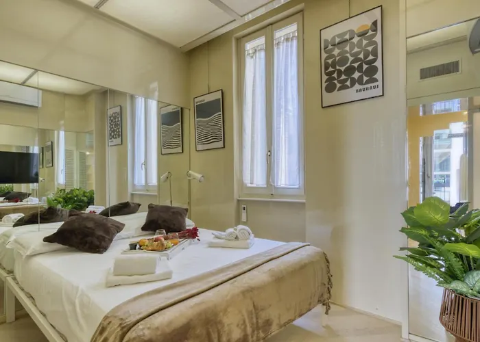 Cerva - Cozy 1 Bedroom With Balcony In San Babila By Rentopolis Appartement Milaan