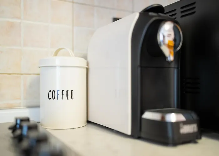 Spacious At 5 Min Walk From Station