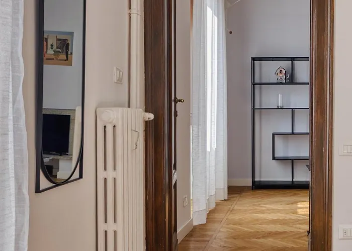 Your Sunny Getaway In Porta Venezia Dist...