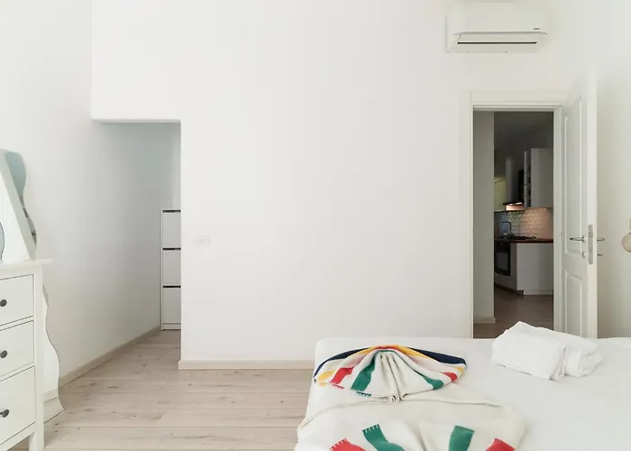 Guesthost - Modern Lancetti