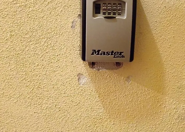 Domus Cassinis Metro And Trains At Your Doorstep