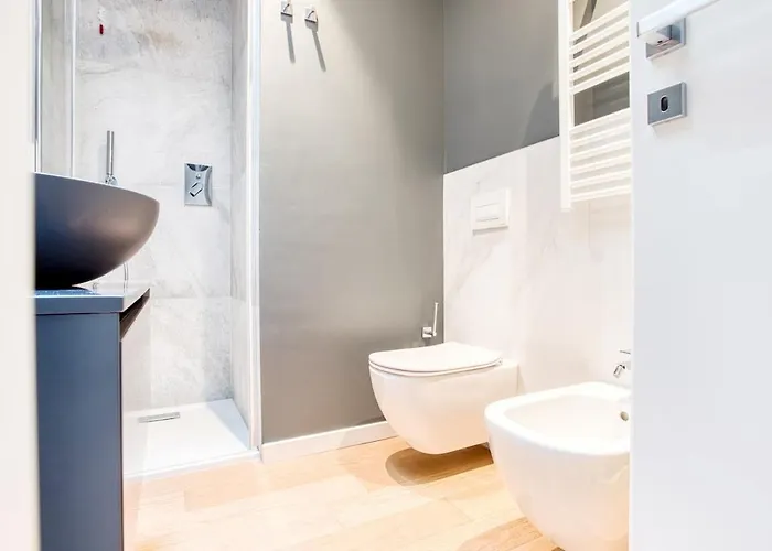 - Bixio 17 P4 - Porta Venezia Апартаменты *