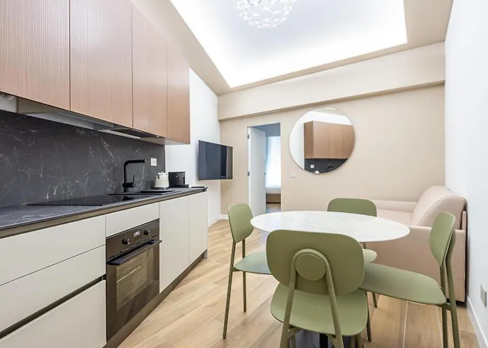 Michelangelo Moscova Golden House *