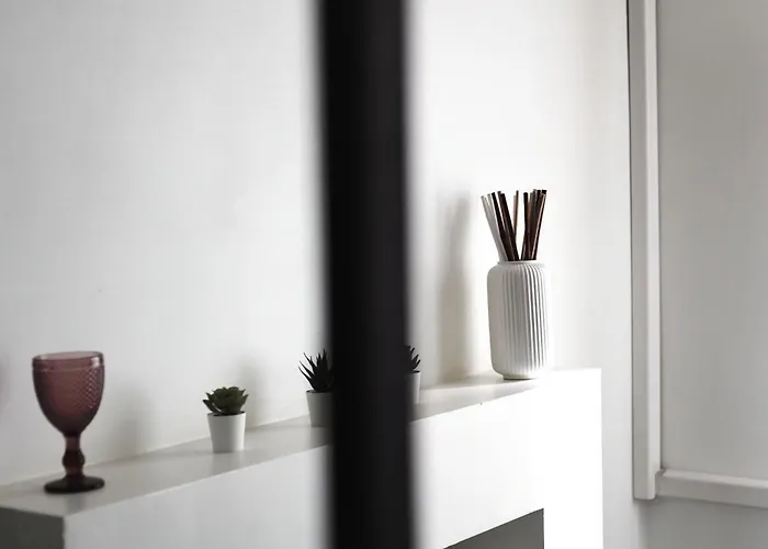 Apartment Minimal Chic Near