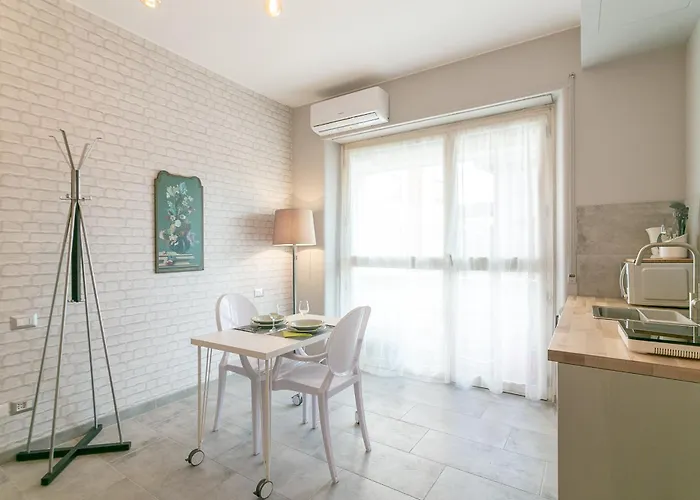 Joivy Cosy Studios, Easy Access To The Centre Of