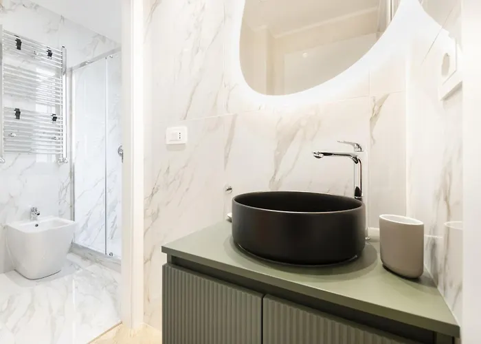 Easylife - - Corso Porta Nuova 46 *