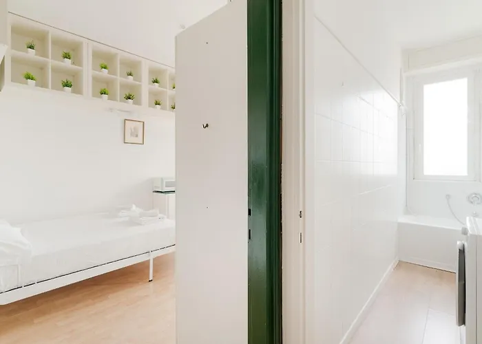 Guesthost - Dergano M3 Bright Apartment Milan